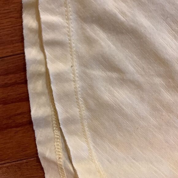 Scoop size medium 8–10 top bundle. One green and one yellow - Picture 9 of 9